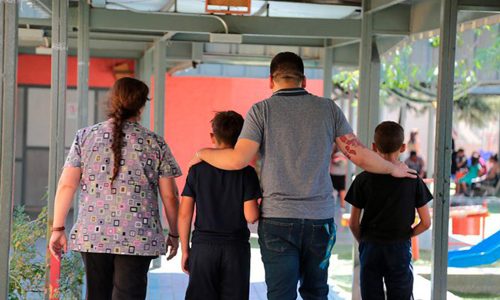 Portada-El-rol-de-los-adultos-en-el-autoconocimiento-de-niños,-niñas-y-adolescentes